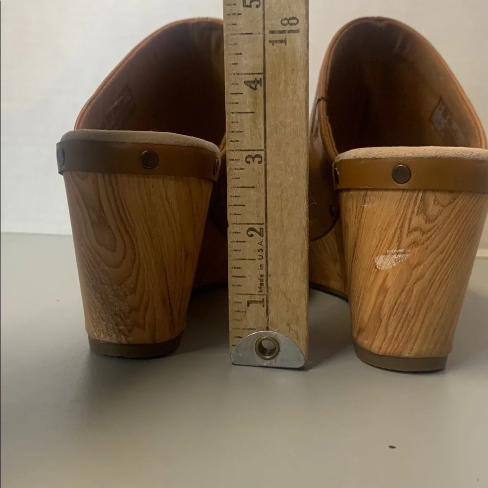 Clarks Brown Leather copper accents Wedge 3” Mules Size 9 - Picture 13 of 13